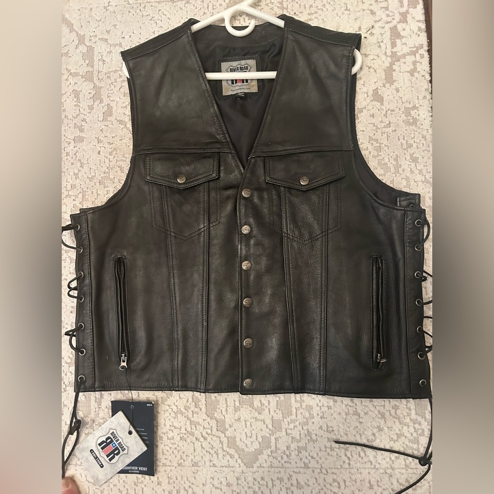 River Road black leather vest Size XL